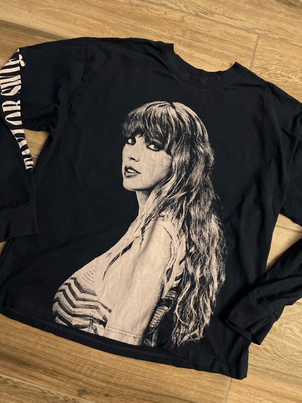 Official Taylor Swift The Eras Tour Long Sleeve T-Shirt Navy Blue Size L - Picture 3 of 7
